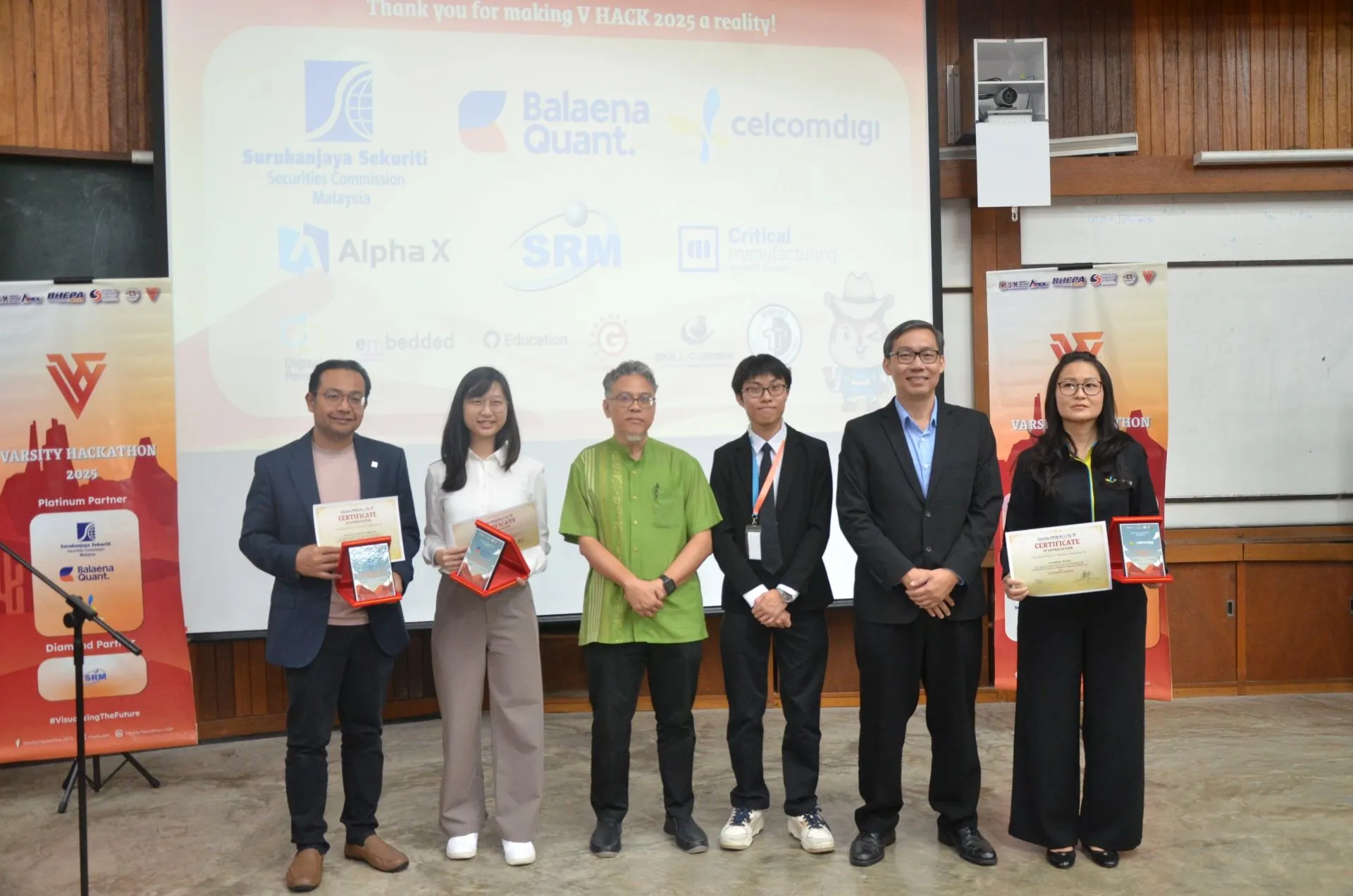 V HACK 2025 Photo 10